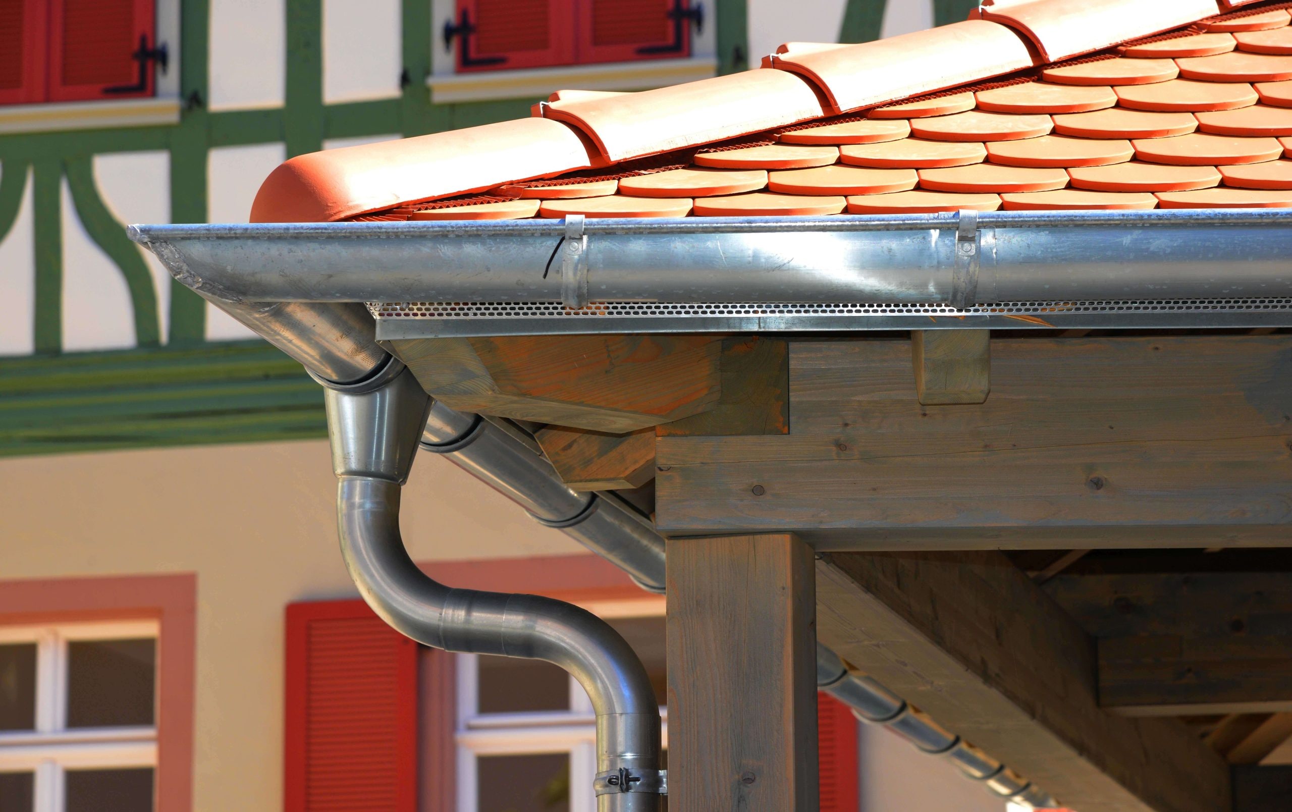 Corrosion-resistant steel gutters for effective rainwater drainage in Roanoke