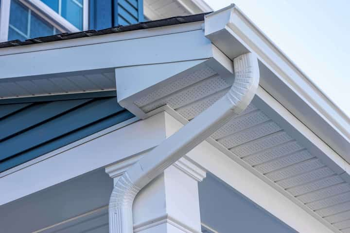 Low-maintenance vinyl gutters for rainwater management in Roanoke